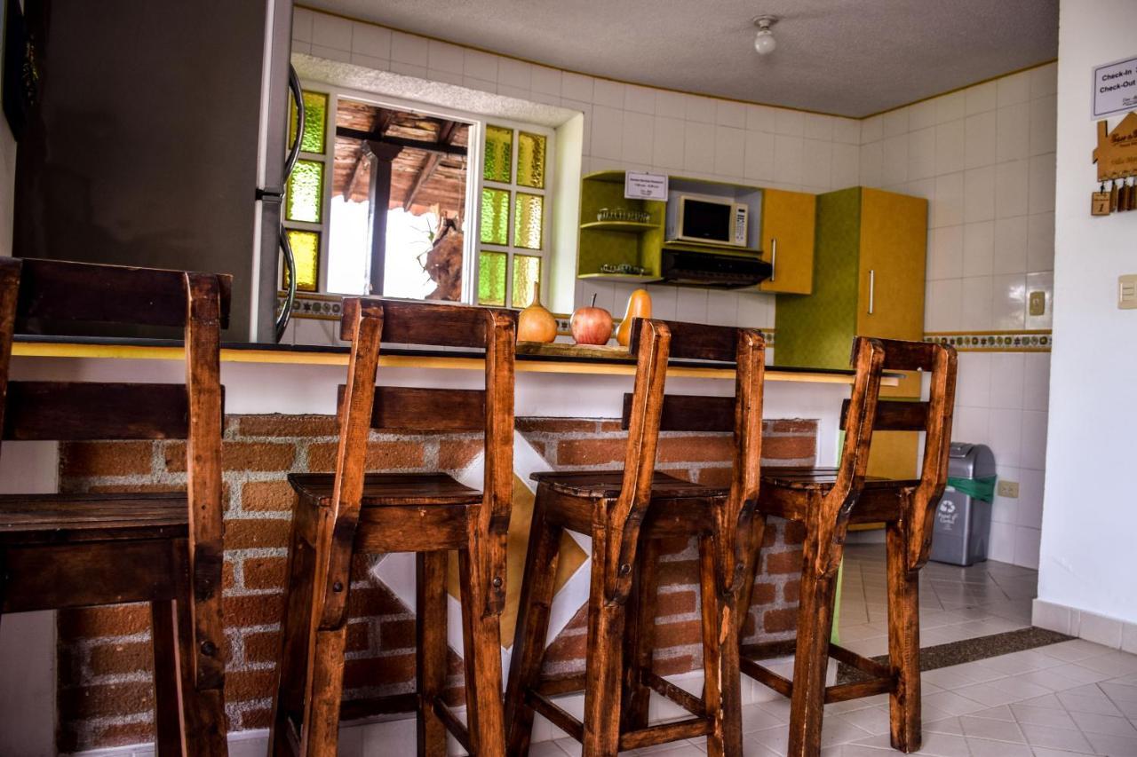 Casa Nostra, Manuela Quimbaya